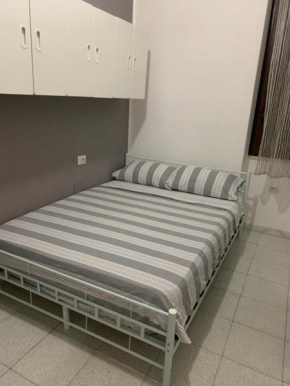 Bedroom low cost di Elisa Quartucciu